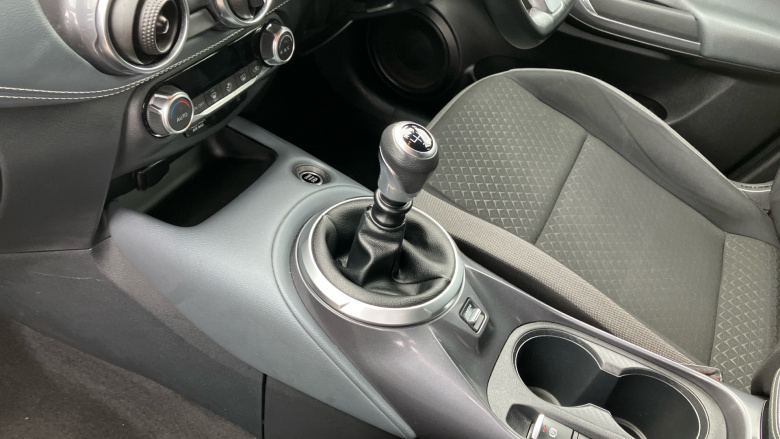 Nissan Juke 1.0 DiG-T 114 N-Connecta 5dr Petrol Hatchback